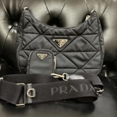 即購入不可❌ PRADA Re Nylon パデッド ショルダーバッグのサムネイル