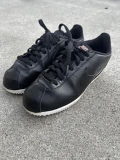 【職人さん専用】Nike ブラック スニーカー コルテッツのサムネイル