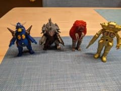 ウルトラマン怪獣 フィギュア まとめ売り - メルカリ