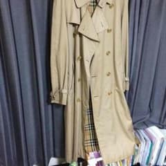 Burberryのトレンチコートのサムネイル