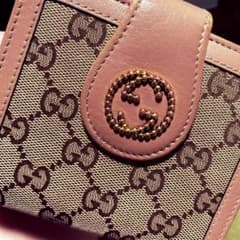 GUCCIのサムネイル