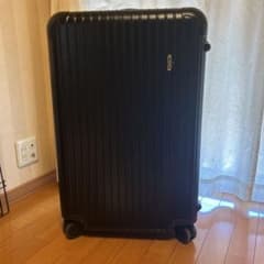 RIMOWA ブラック キャリーケースのサムネイル