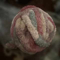 ミックスカラーの毛糸のサムネイル