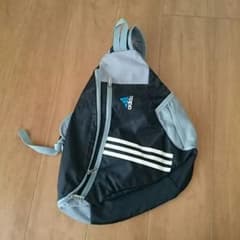 adidasワンショルダーバックのサムネイル