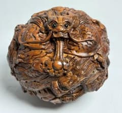 柘植材　置物、丸龍 彫刻 木製 オブジェ 縁起物 木彫り縁起物黄楊繊細彫刻。 柘植材 置物、丸龍 彫刻 木製 オブジェ 縁起物 木彫り縁起物黄楊繊細