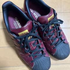 adidas バーガンディ スニーカーのサムネイル