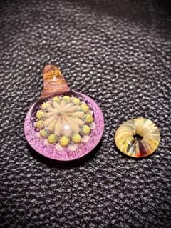 宇宙ガラス トンボ玉 ペンダントトップ ガラス工房和泉屋 - メルカリ
