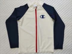 Champion ラッシュガード　サイズ130のサムネイル