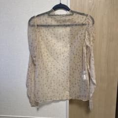 【新品未使用】Discoat ベージュ　花柄シアーブラウスのサムネイル