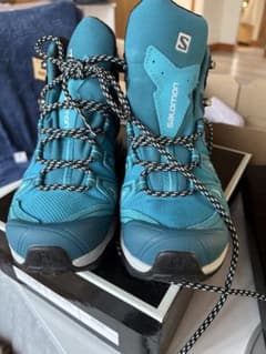 綺麗なターコイズブルー✨サロモン レディース 新品 登山靴 22.5のサムネイル