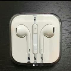 moe様✿専用。新品✿未使用!!iPhone⑥純正イヤフォンのサムネイル