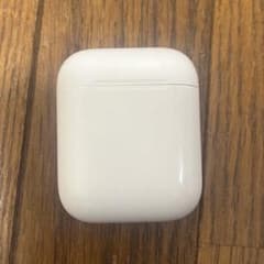 Apple AirPods 本体 充電ケース付き第二世代ジャンク品のサムネイル