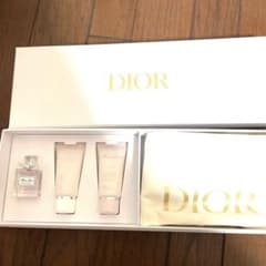 新品未使用　Diorミニトラベルセット　巾着のサムネイル