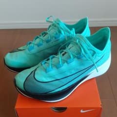 ナイキ ズームフライ 3(NIKE ZOOM FLY 3)のサムネイル