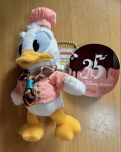 東京ディズニーリゾート 35周年 ディジーぬいぐるみバッチのサムネイル