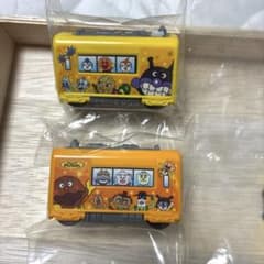 アンパンマン キャラレール 電車 2台　ガチャ　バイキンマン　カレーパンマン