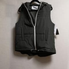 新品タグ付きMARIS STELLA  バックフレア　ダウンベストのサムネイル