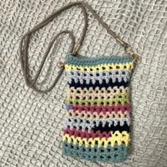 ハンドメイド スマホショルダーバッグ マルチカラーのサムネイル
