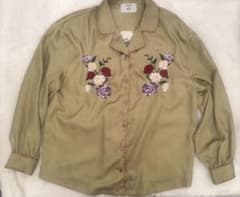 jouetie 和柄刺繍 サテンシャツ パイピングジャパンシャツ グリーンのサムネイル