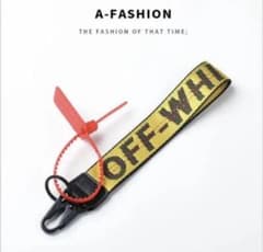 [残り１点❗️]OFF-WHITE オフホワイトキーホルダーのサムネイル