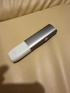 IQOS ILUMA i ONE 本体　ウォームゴールドのサムネイル