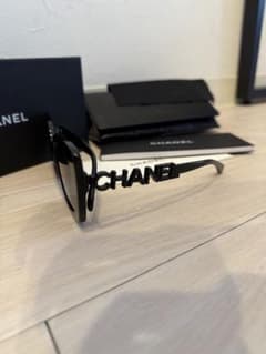 CHANEL ブラック サングラスのサムネイル
