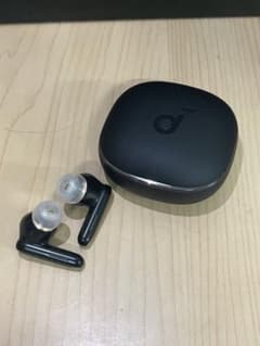 Anker Soundcore Liberty 4 ブラックイヤホン本体 ケースのサムネイル