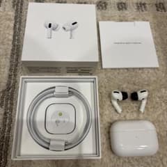 正規美品　AirPods Pro第一世代 本体 充電ケース・ケーブル付のサムネイル