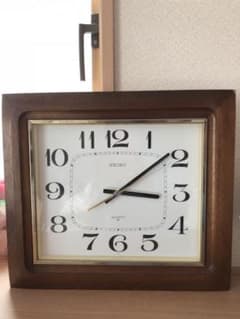 SEIKO 壁掛け時計 中のワークゴールドで高級感があります。のサムネイル