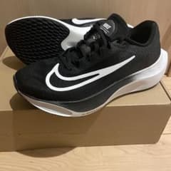 土日割引　NIKE ZOOM FLY 5 ズームフライ 26.5のサムネイル