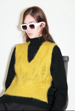 ZARA ニットベストのサムネイル