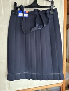 160 新品 つりスカート 紺 値下げ不可のサムネイル