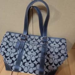 COACH シグネチャー ハンドバッグのサムネイル