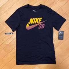 NIKE  ナイキ　Tシャツ　XSのサムネイル