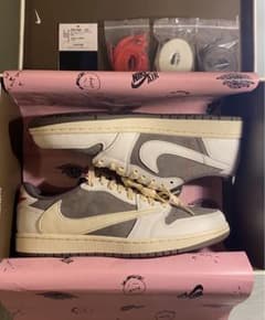 NIKE AIR JORDAN1×TravisScott リバースモカのサムネイル