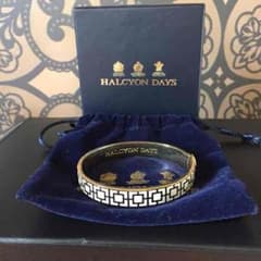 お値下げ♪HALCYON DAYSバングルのサムネイル