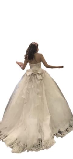ウエディングドレスのサムネイル