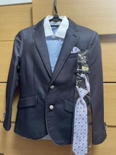 最終お値下げ★フォーマルスーツ上下セット130cm★入学式・結婚式のサムネイル