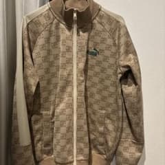 PUMA トラックジャケット　モノグラム　ベージュのサムネイル