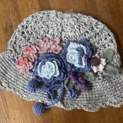 ハンドメイド クロシェ編み 花モチーフ 帽子のサムネイル