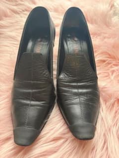 miu miu レザーパンプス ブラックのサムネイル