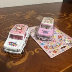 ハローキティ ダイキャストトイカーセット 2台のサムネイル