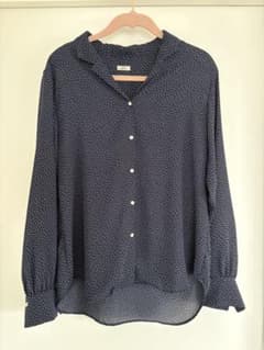 【あめ様専用】IENA ネイビー ドット柄 長袖シャツのサムネイル