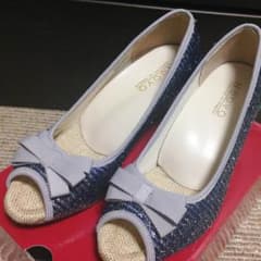 ♡再投稿！♡【USED】 NUOVO ストレッチヒールパンプス NAVYのサムネイル