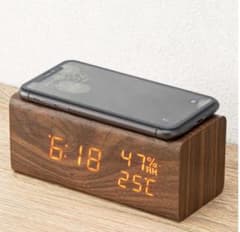 ニトリ　置くだけスマホ充電LED時計(ホルツSWC)のサムネイル
