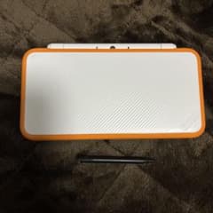 NEWニンテンドー2DSLL 本体 ホワイト×オレンジのサムネイル