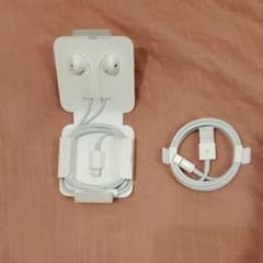 iPhone Apple イヤホン&Lightningケーブルのサムネイル