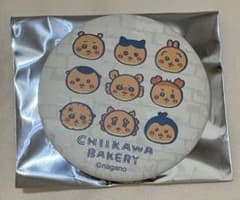 ちいかわベーカリー トレーディングマット缶バッジのサムネイル