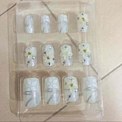 付け爪のサムネイル