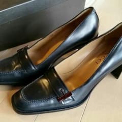GUCCI　パンプスのサムネイル